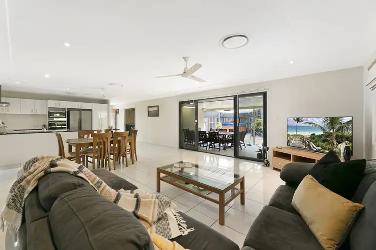 Sixth view of Homely house listing, 3 Hallmark Court, Ashmore QLD 4214