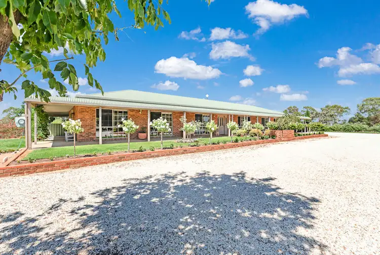 23 FRANCIS DRIVE, Deniliquin NSW 2710