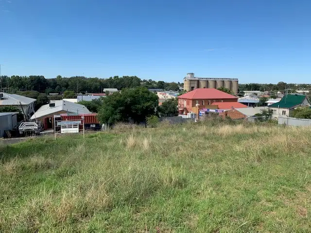 11 Forster Street, Parkes NSW 2870