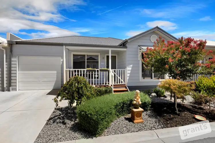 10 Skylark Boulevard