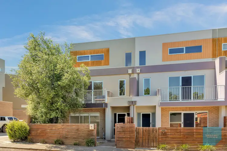 3/5 Strathvea Lane, Caroline Springs VIC 3023