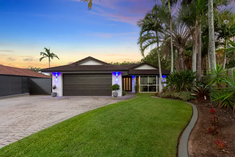 8 Midpark Court, Helensvale QLD 4212