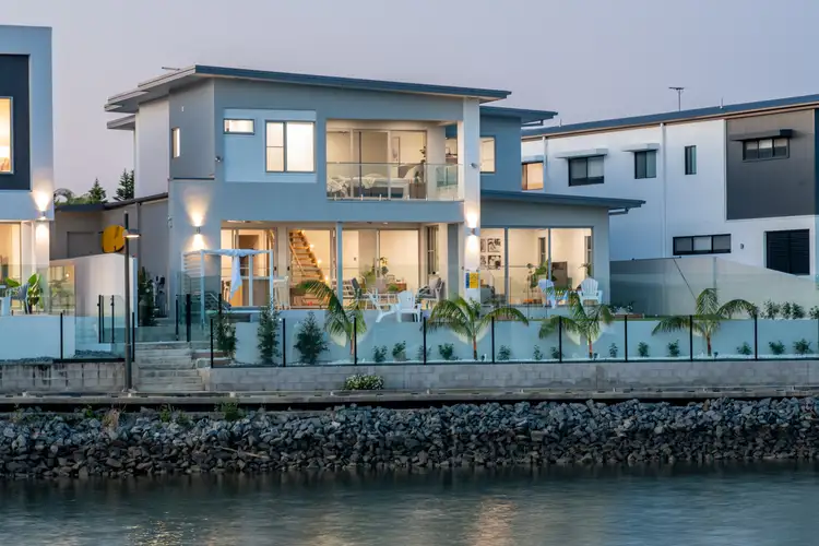 2 Santa Monica Boulevard, Hope Island QLD 4212