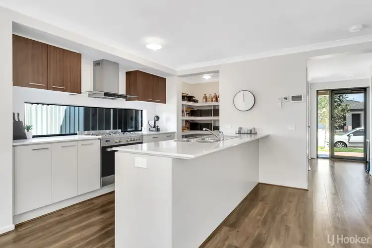 45 Atherstone Boulevard, Strathtulloh VIC 3338