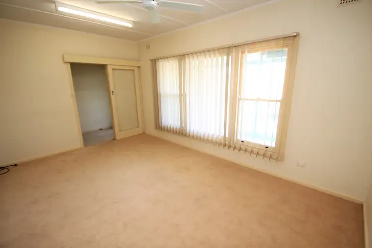 Sixth view of Homely house listing, 2 Kurrajong Avenue, Renmark SA 5341