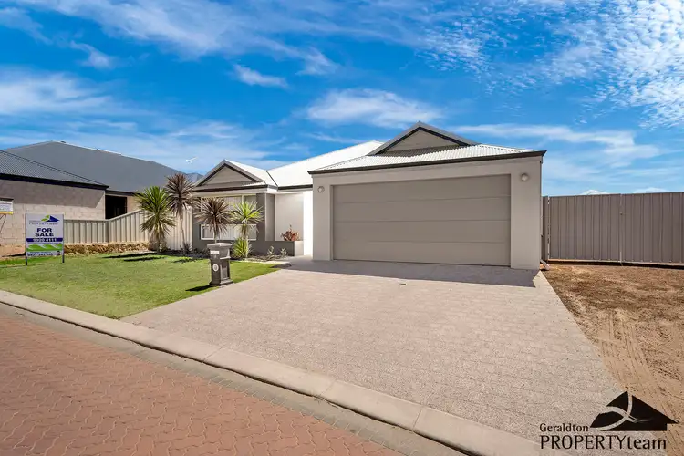 16 Manxman Gardens, Wandina WA 6530