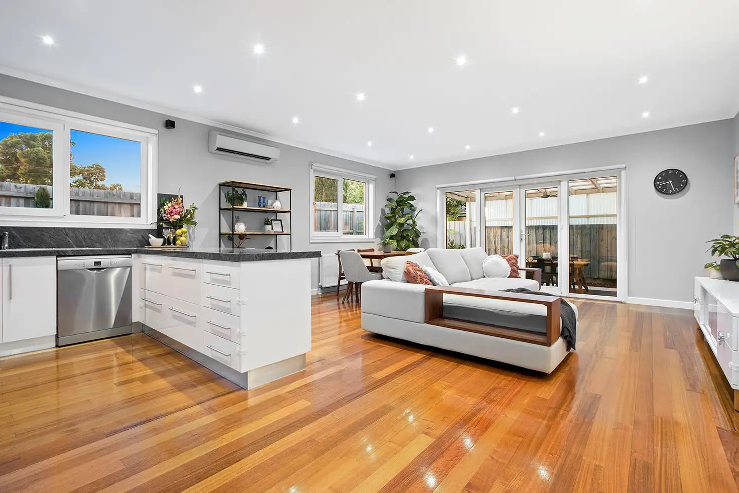 Main view of Homely unit listing, 2/3 Ashleigh Court, Cheltenham VIC 3192