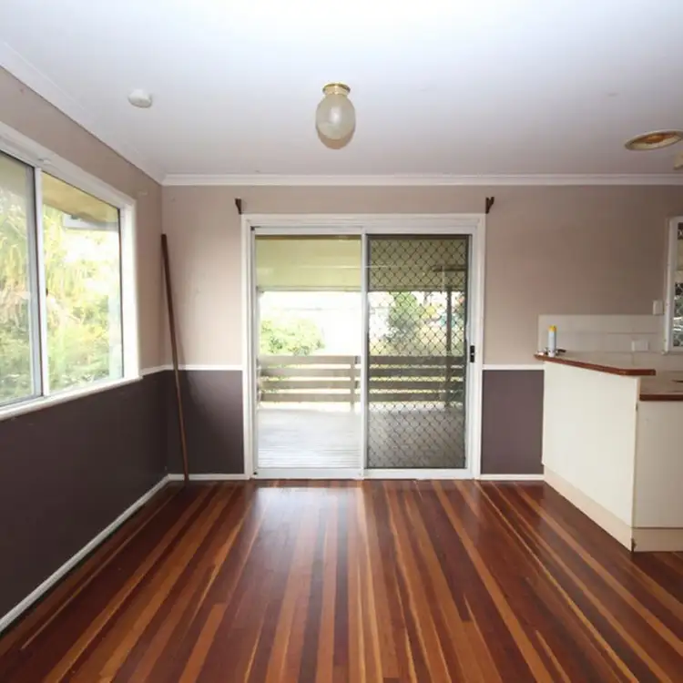 29 Robertson Road, Eastern Heights QLD 4305