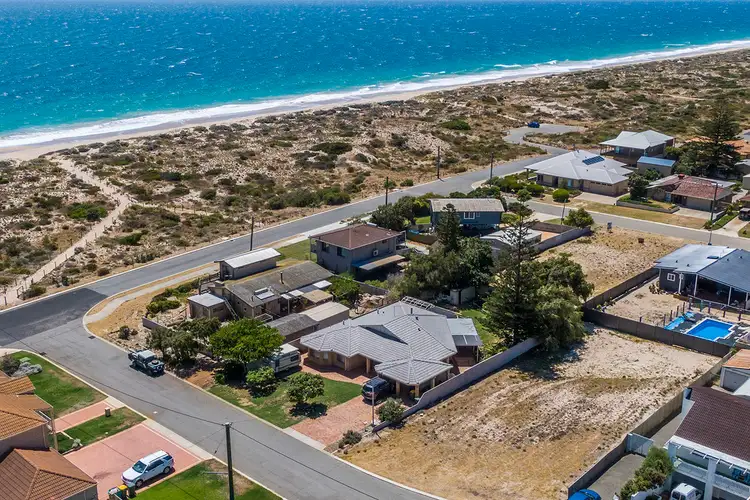 13 Pagoda Place, Madora Bay WA 6210
