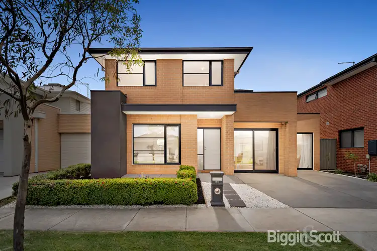 33 McEwan Drive, Cranbourne East VIC 3977