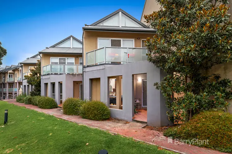8/13-15 Hewish Road, Croydon VIC 3136