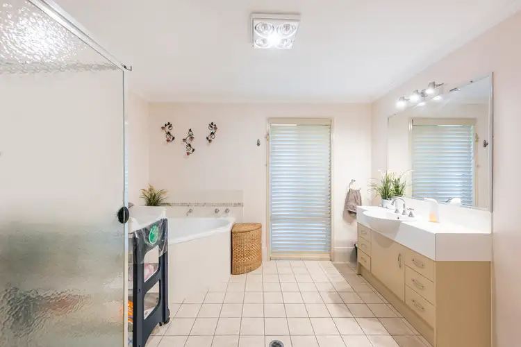 Fifth view of Homely house listing, 8 Redhead Close, Great Marlow NSW 2460