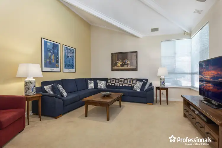 Sixth view of Homely house listing, 10 Evergreen Court, Leeming WA 6149