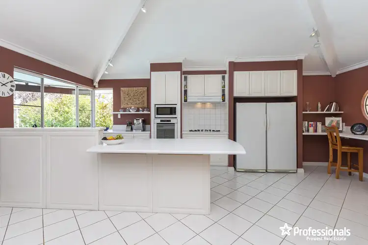 Seventh view of Homely house listing, 10 Evergreen Court, Leeming WA 6149