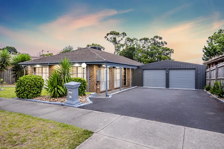 11 Horsfield Street, Cranbourne North VIC 3977