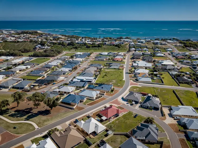Third view of Homely house listing, 2 Viewpoint Mews, Drummond Cove WA 6532
