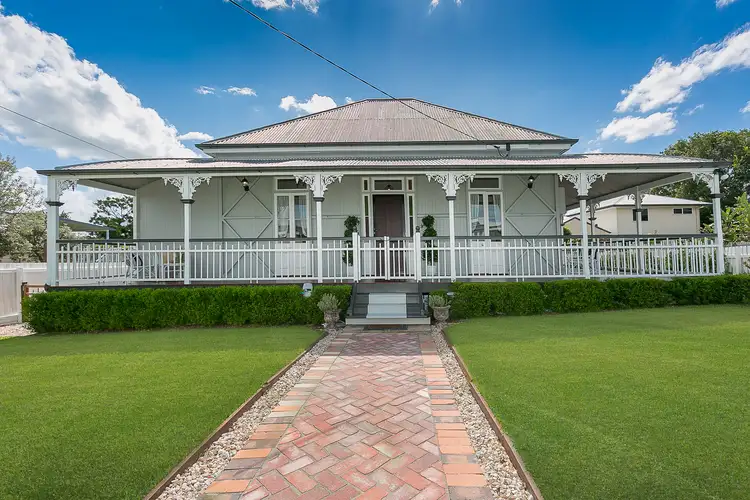17 Grange Road, Newtown QLD 4305