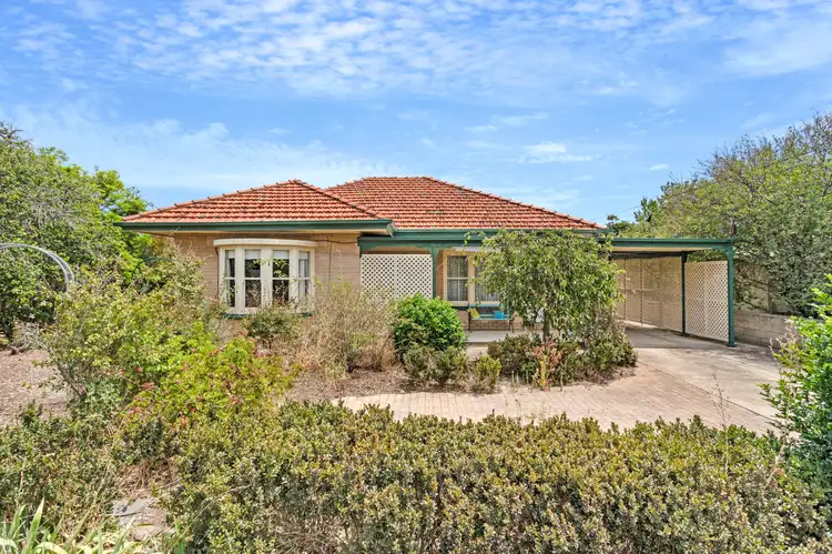 2 Seaforth Avenue, Dover Gardens SA 5048