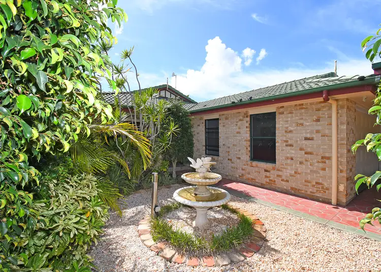 12 Rohan Way, Kawungan QLD 4655