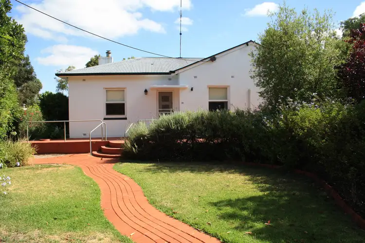 11 Lochiel Avenue, Naracoorte SA 5271