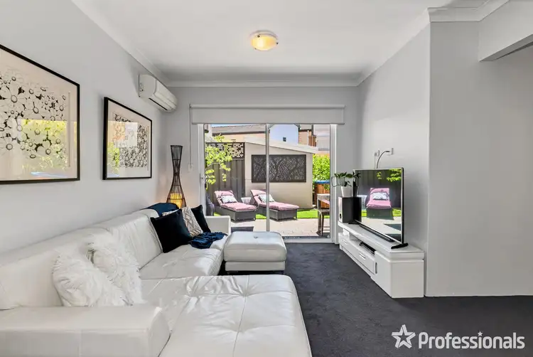 Sixth view of Homely townhouse listing, 4/189 Rockingham Beach Road, Rockingham WA 6168