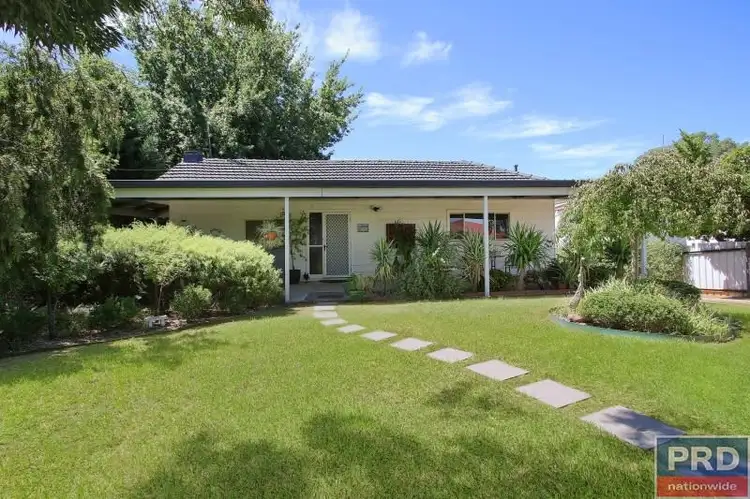 292 Highview Crescent, Lavington NSW 2641