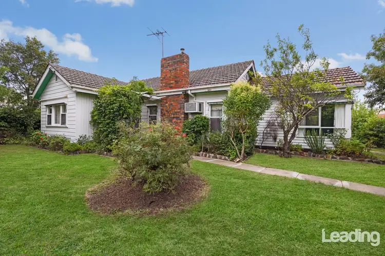 4 Macedon Street, Sunbury VIC 3429