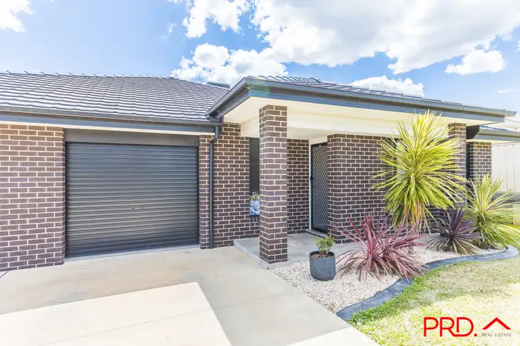 Second view of Homely house listing, 2/5a Lake Place, Tamworth NSW 2340