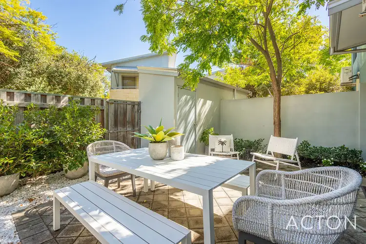 2/7 Keightley Road East, Shenton Park WA 6008