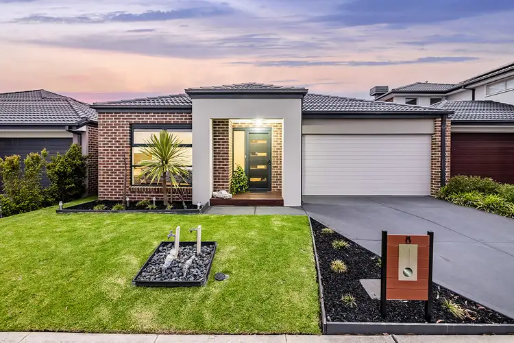 8 Elodea Way, Cranbourne North VIC 3977