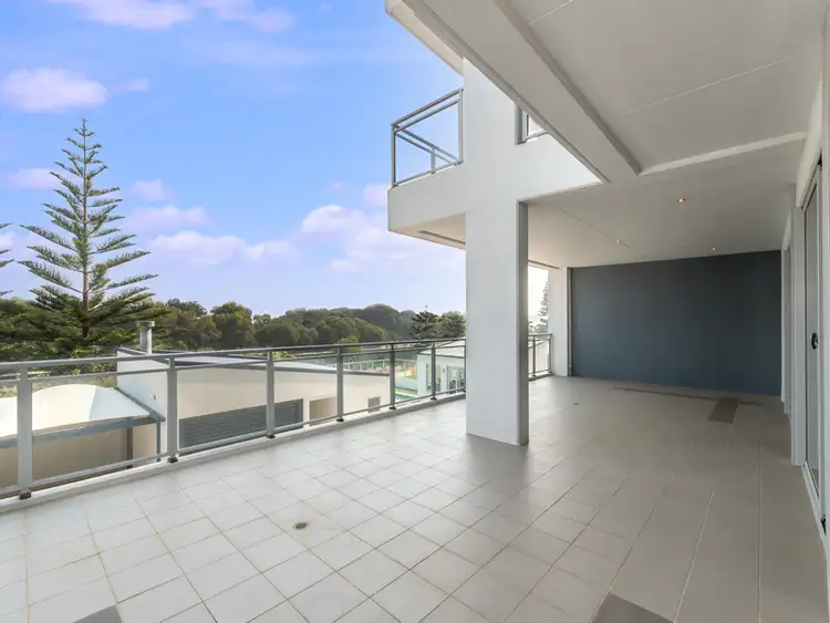 Main view of Homely apartment listing, 2/52 Rollinson Road, North Coogee WA 6163