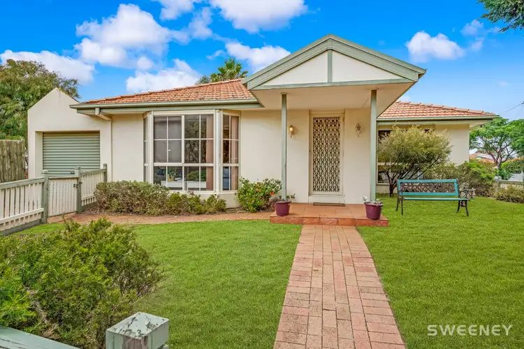 8 Myrtle Grove, Altona VIC 3018