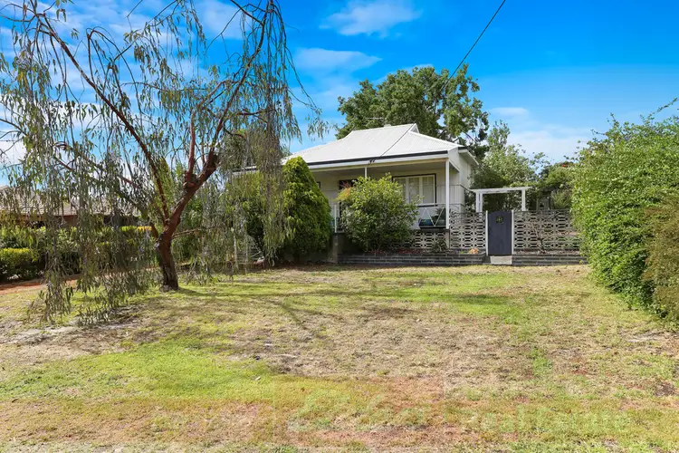 32 Roberts Street, Collie WA 6225