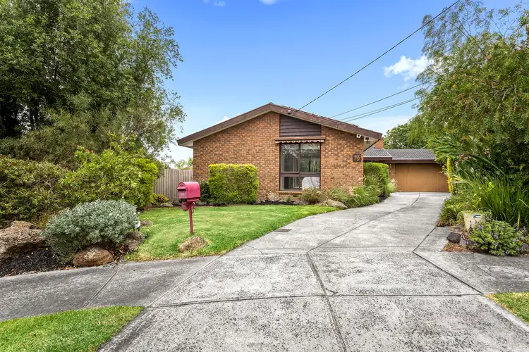 18 Melissa Grove, Vermont South VIC 3133