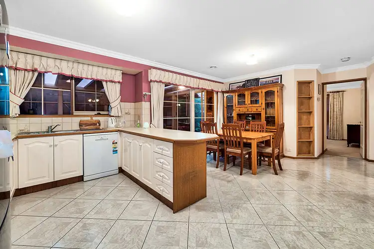 Fifth view of Homely house listing, 6 Yaltara Close, Cranbourne West VIC 3977