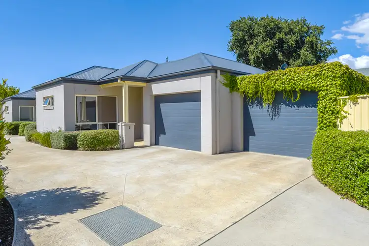 Main view of Homely unit listing, 2/13 Bourke Street, Kyneton VIC 3444