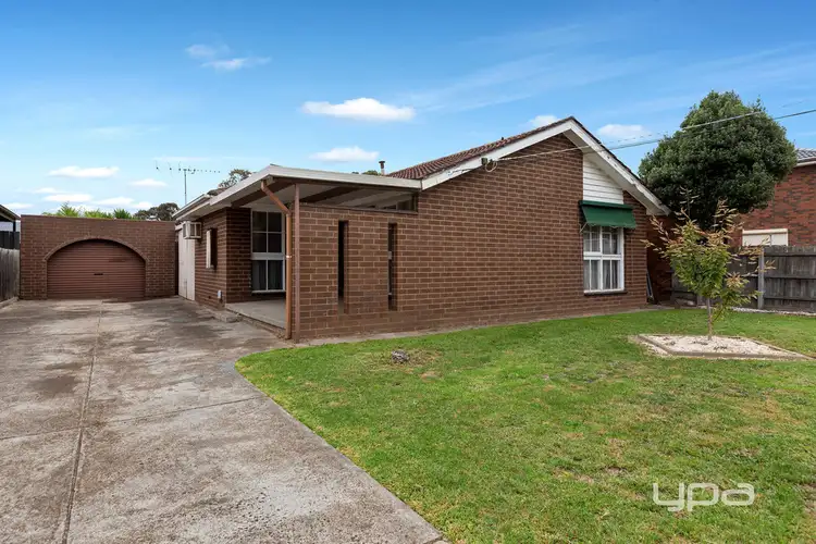 6 Myuna Drive, Kings Park VIC 3021