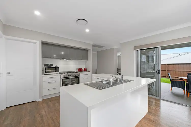 7 Meehan Street, Thrumster NSW 2444