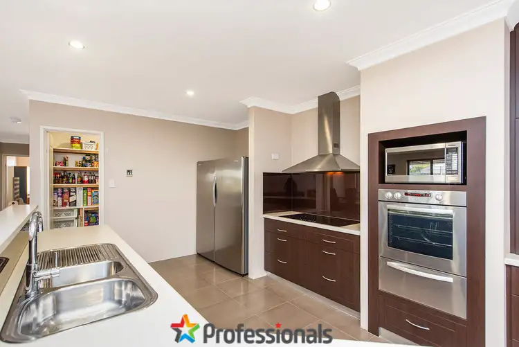 Sixth view of Homely house listing, 2 Cooeyup Close, Ravenswood WA 6208