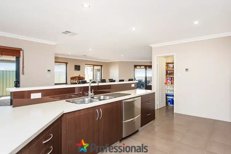 Seventh view of Homely house listing, 2 Cooeyup Close, Ravenswood WA 6208