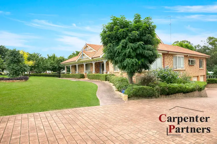 33 Benwerrin Crescent, Grasmere NSW 2570