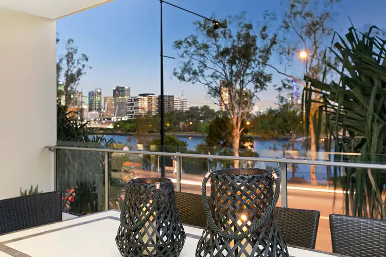 Main view of Homely apartment listing, 4/205 Coronation Drive, Milton QLD 4064
