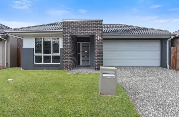 9 Frederick Place, Park Ridge QLD 4125