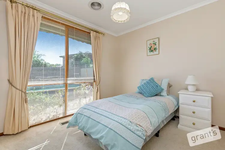 Fifth view of Homely house listing, 5 Huxley Crescent, Endeavour Hills VIC 3802