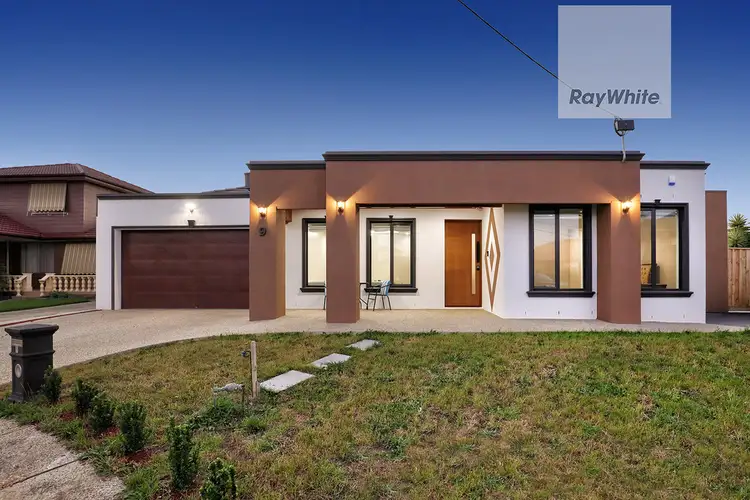 9 Braemar Close, Gladstone Park VIC 3043