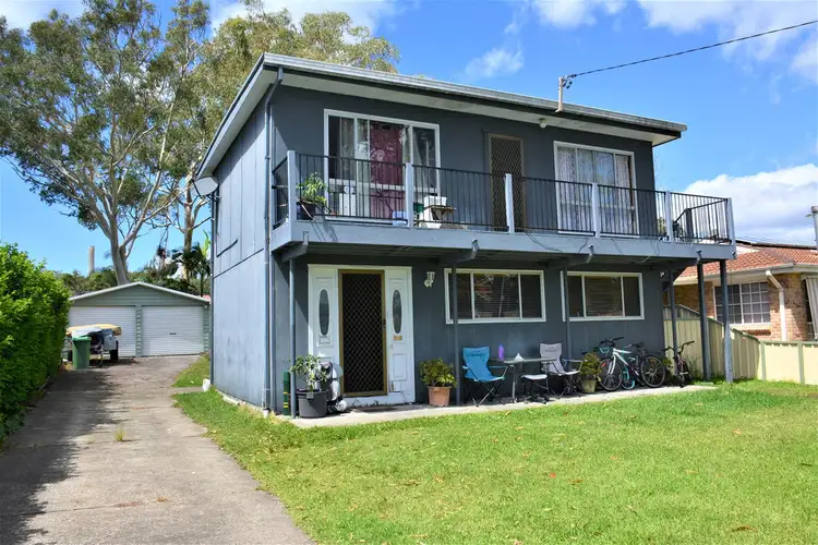15 Spencer Road, Mannering Park NSW 2259