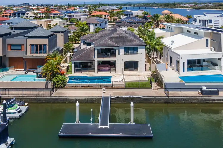 11 Queen Anne Court, Sovereign Islands QLD 4216