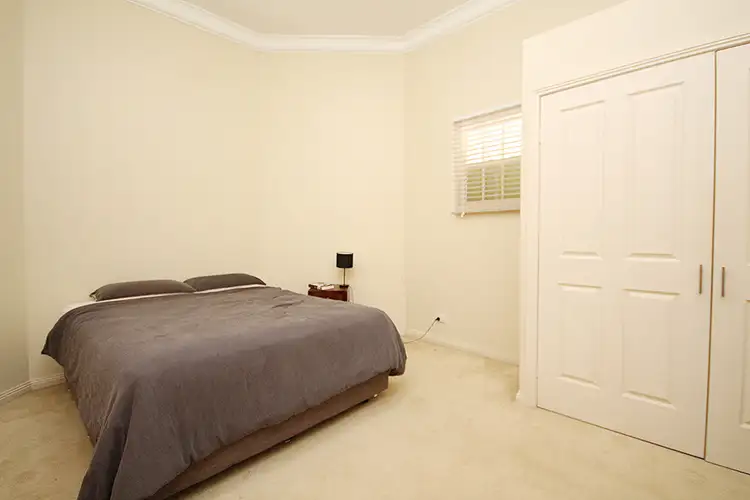 Sixth view of Homely house listing, 10 Davis Avenue, Nhill VIC 3418