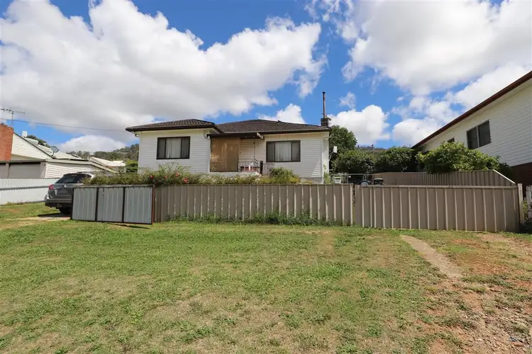 28 Coorabel Avenue, Batlow NSW 2730