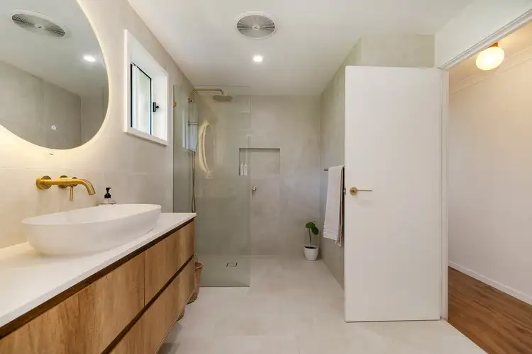 2/31 Bruce Avenue, Paradise Point QLD 4216
